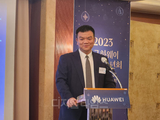 발리안 왕 한국화웨이 CEO(최고경영자)가 20일 서울 중구 롯데호텔 서울에서 열린 기자간담회에서 발언하고 있다. 윤선영 기자